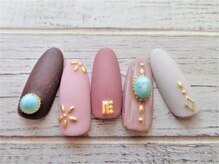 ブランロール 中目黒店(Blanl'or)/ガーリーなネイティブ柄ネイル