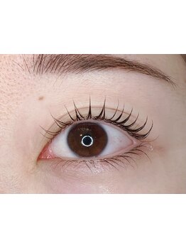 ナチュラル上品な目元にしたい