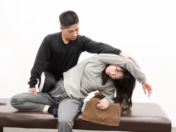 筋楽本舗 大森店/原因を見つけ出し施術を行います