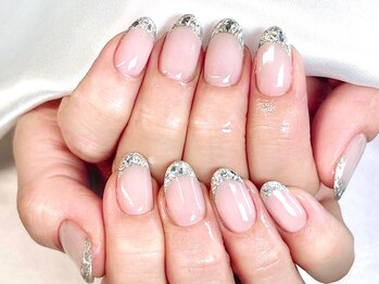 リステン(Lis 10)/[華やか]ガラスフレンチネイル