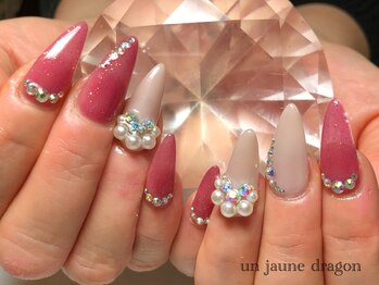 アン ジョーヌドラゴ/パール☆ビジューネイル