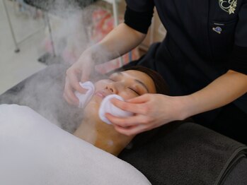 ユカリス(Yu.charis)/REVIハーブピーリング施術工程♪