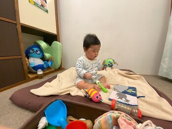 子育てママの整体サロン/施術中のお子様の様子