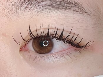 エム(M)の写真/まるで形状記憶のようなキープ力☆目元をしっかり確認・見極めて施術◎初めての方にもおすすめ♪