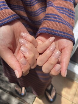 白っぽいマシュマロネイル