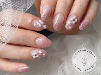 ネイルズガッシュ 武蔵小山店(NAILsGUSH)の写真/【ラメグラ・ワンカラー¥5500♪】技術・雰囲気・おもてなし…どこをとっても大満足な、数少ない上質サロン!