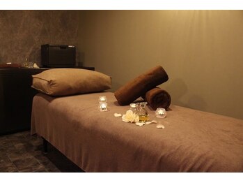 凪SPA 姫路城前店-オイルマッサージ・もみほぐし・ヘッドスパ-【9/12 OPEN(予定)】の写真/香り・照明に徹底的にこだわった空間設計。心からリラックスできる多彩なメニューで日々の疲れをリセット◎