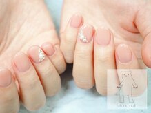 オトナネイル(otona nail)/肌馴染みピンクとパールビジュー