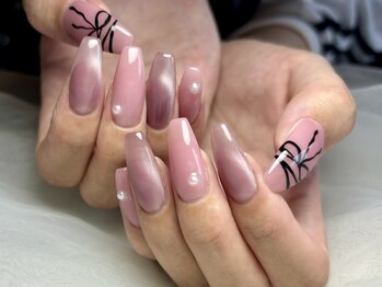 サロンドフォーエイチ(salon de 4H)/リボンネイルとピンクマグネット