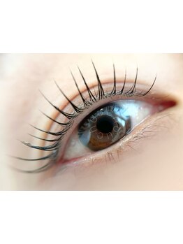 ナチュラル上品な目元にしたい