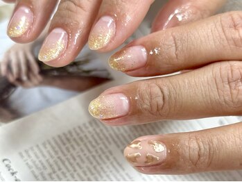 ネイルライフ(NailLife)/ラメグラに1本アート追加♪