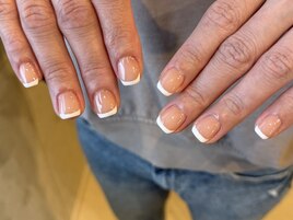 白×フレンチネイル