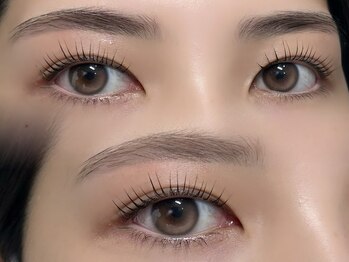 ラキ(Laki)の写真/まつ毛パーマでナチュラルにぱっちりとした瞳へ！上向きまつ毛で上品な目元を演出しましょう◎