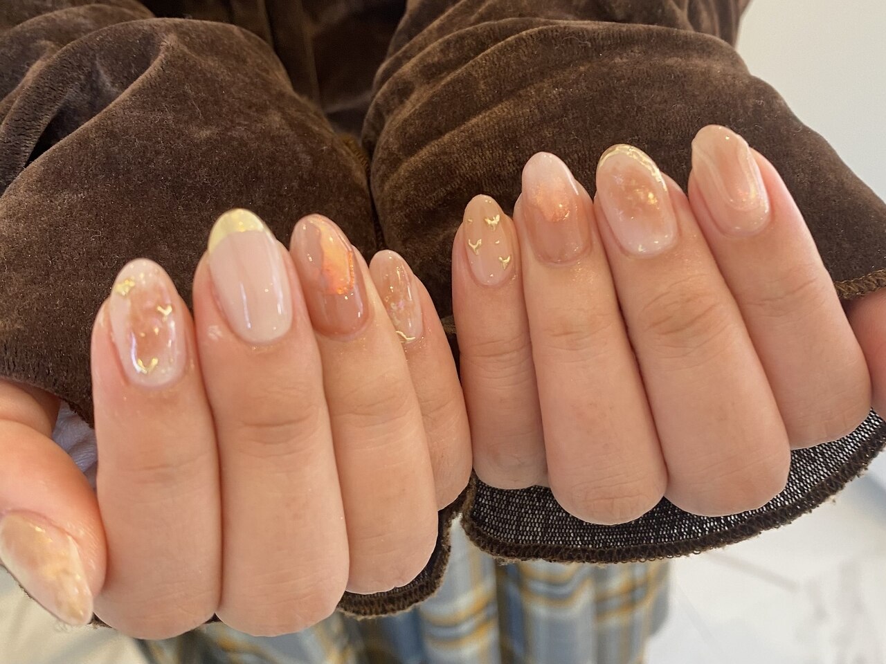 2025年-2026年冬トレンド】オレンジブラウンのネイルデザイン集｜人気