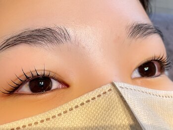 マヒナ(Mahina)の写真/☆流行りのマスカラパーマ☆ビューラー要らずのパッチリまつ毛×黒ティントトリートメントでうる艶まつ毛♪