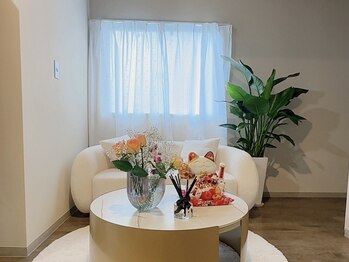 Kirin nailsalon［フィルイン/長さだし対応］の写真/ゆったり過ごせる上質ネイルサロン♪フォルム形成・艶感にこだわり、シンプルでも美しく見える指先へ
