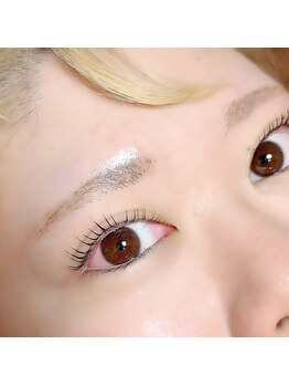 ダズリングビー(Dazzling B)/ラッシュリフト★