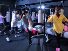 ヘラクライズフィットネス(HERCULIZE FITNESS)/体験の流れ2暗闇フィットネス