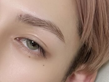 アイプラス 河原町三条(i plus)の写真/女性からも男性からも愛されるそんなお目元を追求*形や毛流れはお客さまに合わせてミリ単位でデザイン◎