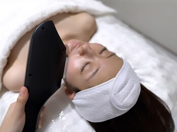 ブラックストーン(Black Stone)の写真/繰り返す肌悩みに◎光フェイシャルで肌メンテナンス♪
