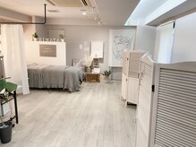 Rinata新宿東口店　eyelash店内　【ボリュームラッシュ/フラットララッシュ/カラーエクステ】