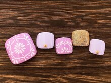 アンティム(Intime)/FOOTタイル柄アート　￥9500