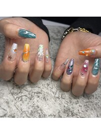 個性的ネイル