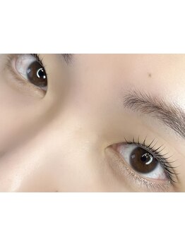 ナチュラル上品な目元にしたい