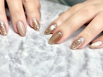 ぷっくりラメが可愛いマグネイル