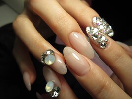 定番Ｖカット＆プリズムネイル