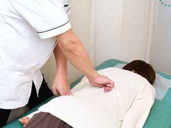 リキュア 横浜中山院/整体：背骨調整（肋骨・肩甲骨）