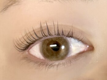 スピカアイラッシュサロン(Spica)の写真/【朝のメイク時短にも!!】扱いやすさ◎話題の次世代まつ毛パーマでナチュラルなのにパッと華やかなお目元♪
