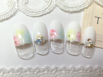 ネイルサロン トリック(Nail Salon TRICK)/ホワイト&フラワー