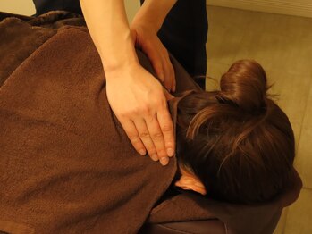 休進堂/首の施術