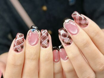 リノネイル(Lino Nail)/チェックネイル