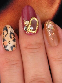 カラーズ 浜松店(colors)/ボルドーとレオパード王道ネイル