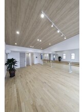 高知音楽 英語 ウォーキングアカデミー/大型鏡やバレエ・バーも完備！！