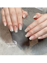 エム(em)/白ラメグラデーション