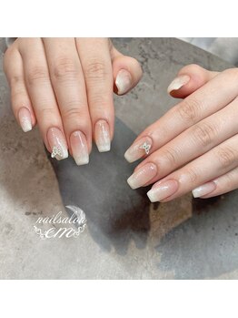 エム(em)/白ラメグラデーション