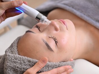 ビーマジック(美magic)の写真/毛穴の開き/鼻の黒ずみ/皮脂汚れ/角質が気になる方に★【ハイドラ毛穴洗浄】で透明感のあるつるすべ肌に！