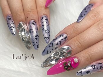 ビビットピンク×レオパ