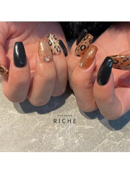 リッシュ(RICHE)/ブラック×大人レオパードネイル
