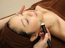 ヴィヴィエ(VIVIE)/顔筋にアプローチ！！