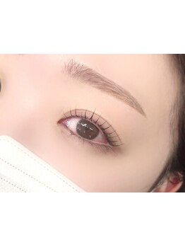 ナチュラル上品な目元にしたい