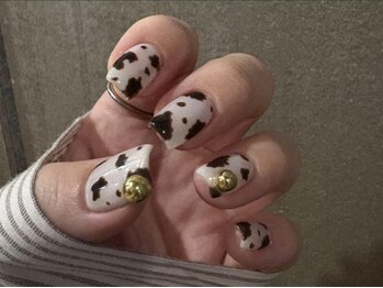 アイネイルズ 天神今泉店(I-nails)/【kie】牛柄ニュアンスゴールド