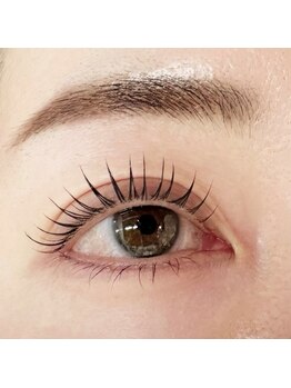 ナチュラル上品な目元にしたい