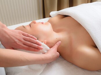 ツツイ/肩こり解消★デコルテマッサージ