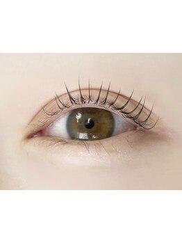 ナチュラル上品な目元にしたい