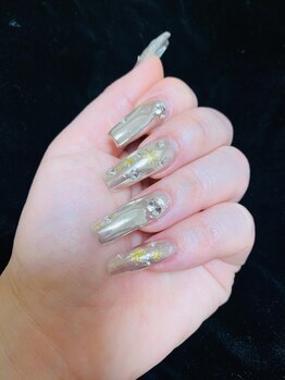 ネイルサロン ミリィー(Nail Salon MiRy)の写真/誰にも邪魔されないプライベート空間で納得のいく映える手元に☆スカルプのストーン,カラーにもこだわり有!