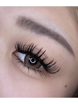 まつげエクステ専門店 クレイン(CRANE)の写真/〈圧倒的存在感★〉ダブルフラット、ボリュームラッシュ、などで憧れのドーリーアイへ♪LEDへの対応◎